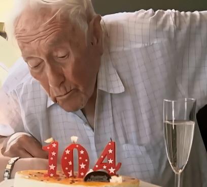 活得太久是什么感觉？2018年，104岁的科学家，在家人的陪同下远赴瑞士安乐死，