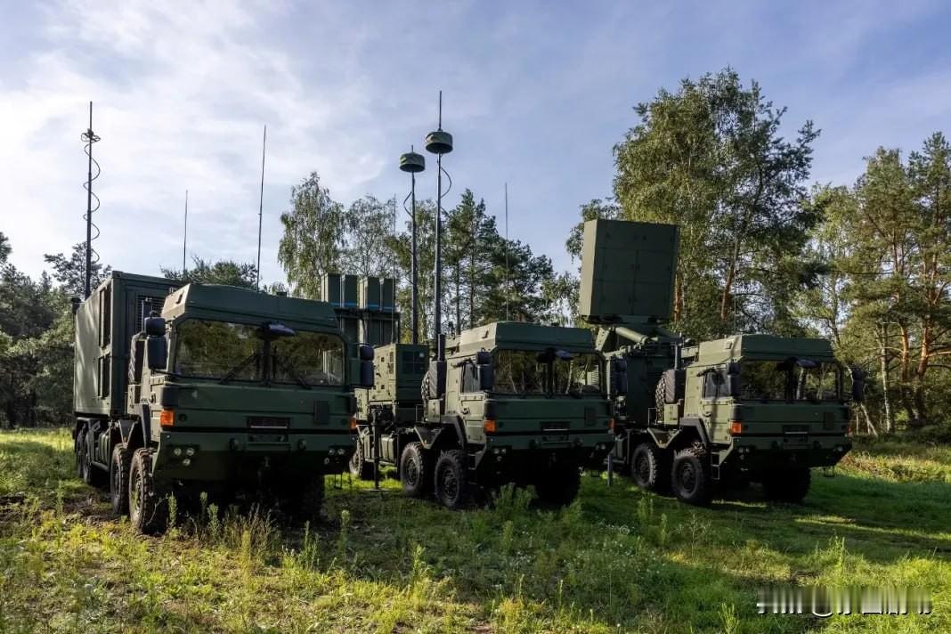 乌克兰订购了18套IRIS-T防空系统。乌克兰向德国DiehlDefens