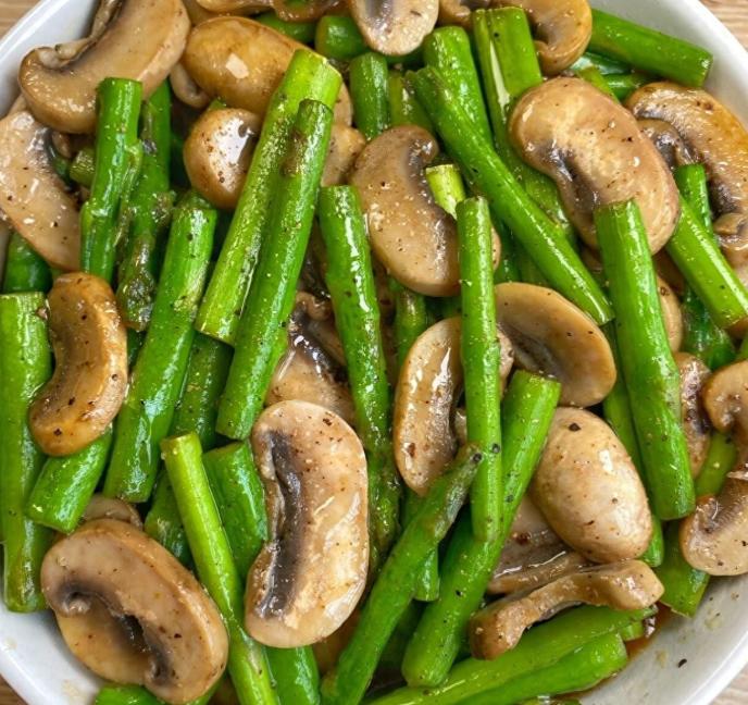 4月减肥月，常吃这4种碱性蔬菜瘦得快，减脂期的朋友快收藏餐桌上多备些碱性蔬菜