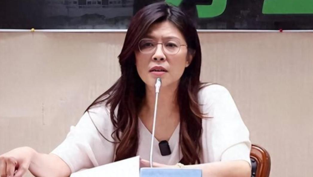 如果台湾还有2028，国民党不外乎就4个人选。 第一是韩国瑜，他算是这