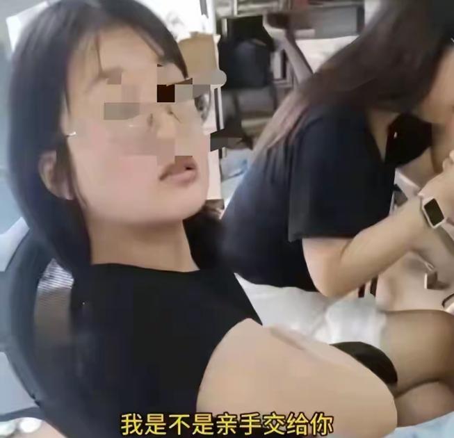 得了便宜还卖乖！近期爆火的“白嫖女”犯了一个大忌，外卖员当时已经情绪失控到爆粗口