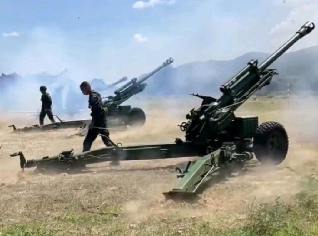 泰国的火炮轰得这么狠，是因为他们嗅到了最危险的信号：大国的雷达关机了。以前打狗还