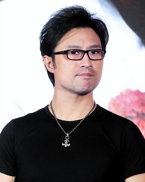 [啤酒]2005年，葛荟婕被汪峰赶出家门，她苦苦哀求：我好歹给你生了个孩子，多少