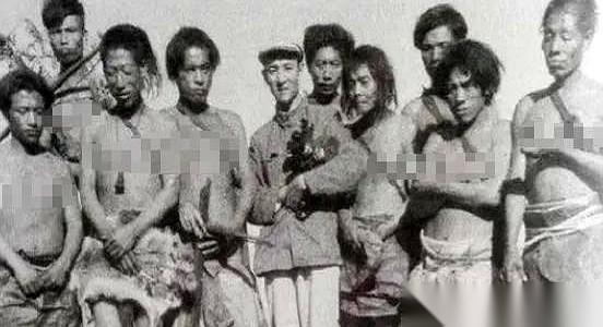 1956年，解放军进山剿匪，没撞见一个敌人，却被云南哀牢山密林里的一串脚印，带进