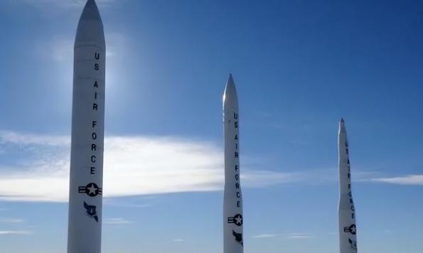 假如美国先对中国发射200枚核弹，中国有反击的能力吗？不夸张的说，没等他们打完2