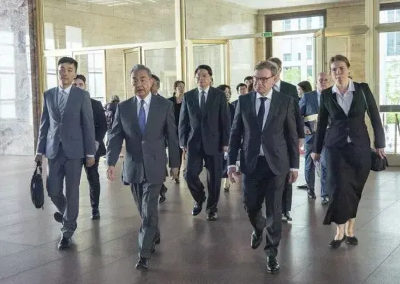 中欧：摸来摸去中欧关系好也好不到哪去，坏也坏不到哪去。一个根本原因，就是欧盟的