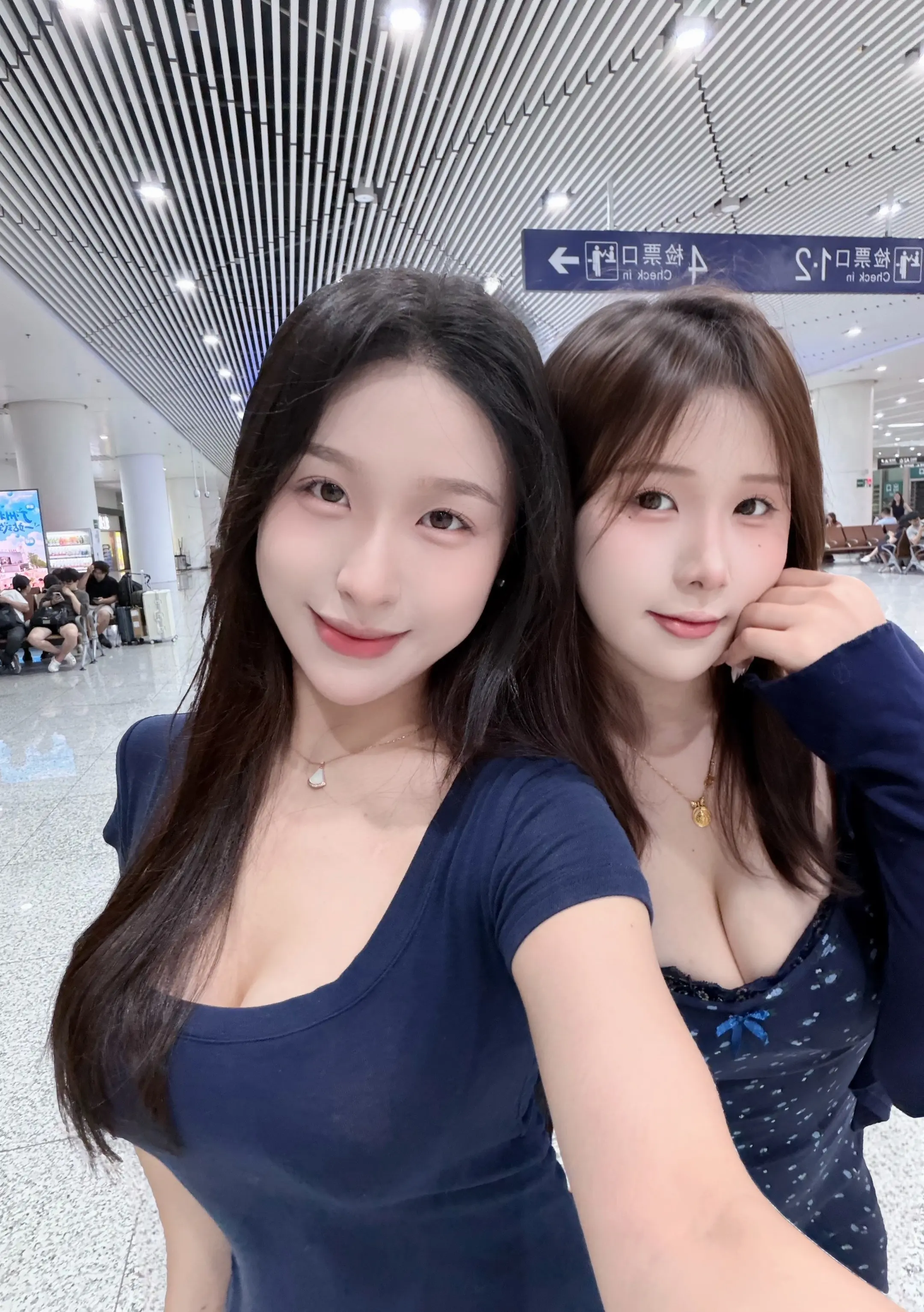 带妹妹来我上学的地方逛一逛