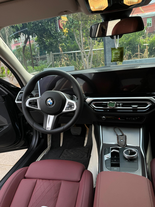 宝马新三系，开了六千公里真实感受去年十二月底提的车，坐标厦门，325长轴耀夜