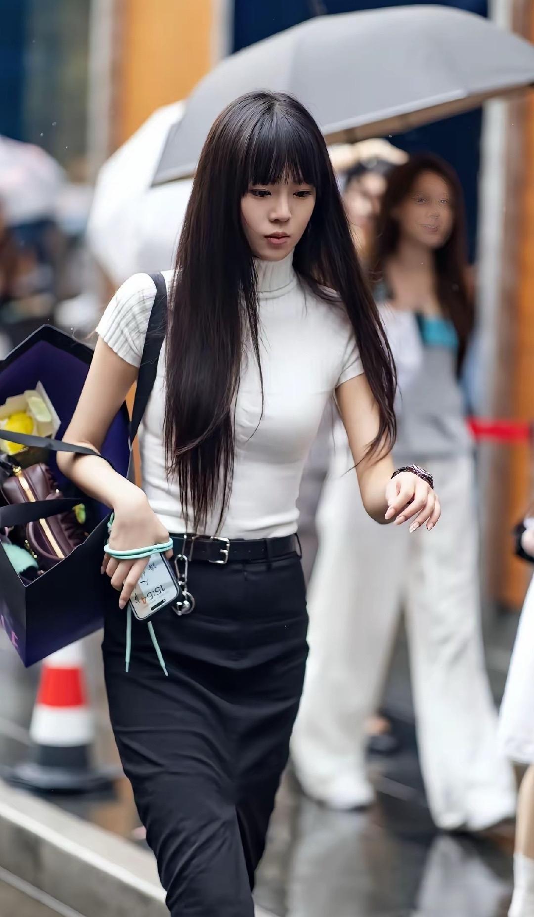 小美女太漂亮了啊