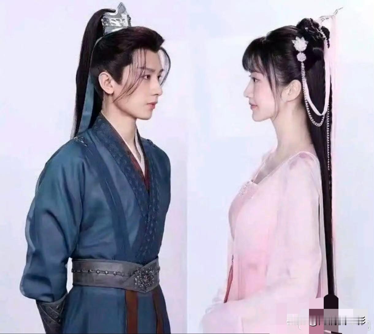 谁能想到《沉香如屑》最初的女主本是景甜，她和成毅的定妆照都已经拍摄完毕，最后却临