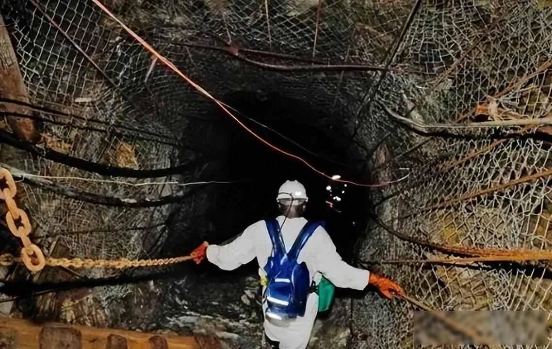 50多年后终于明白，当年苏联挖穿地球，为何挖到12262米就停了，钻孔停摆，高温