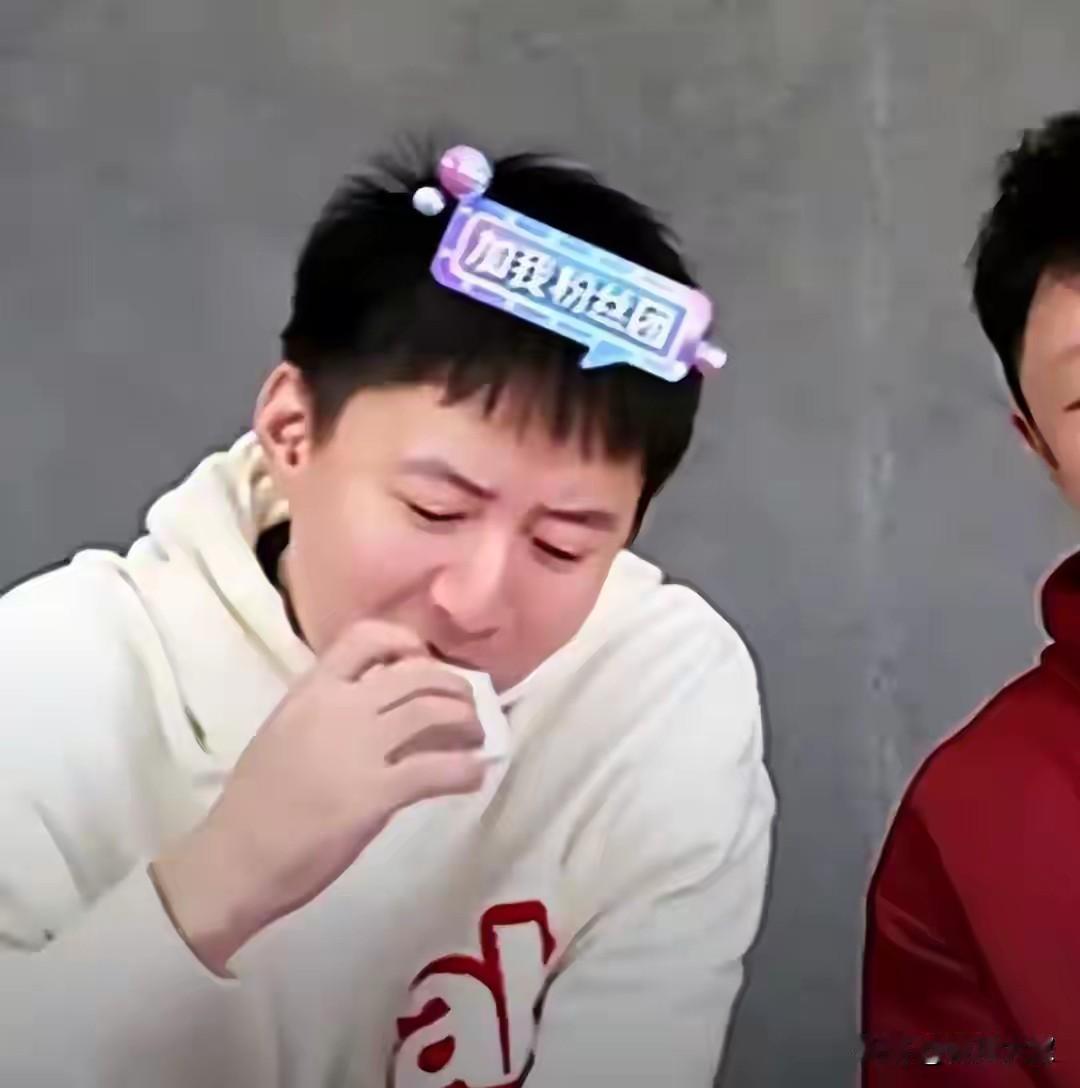 方博解释樊振东为何输给西蒙？顺手把乒超俱乐部怼了！他说:你看西蒙开始表演了，