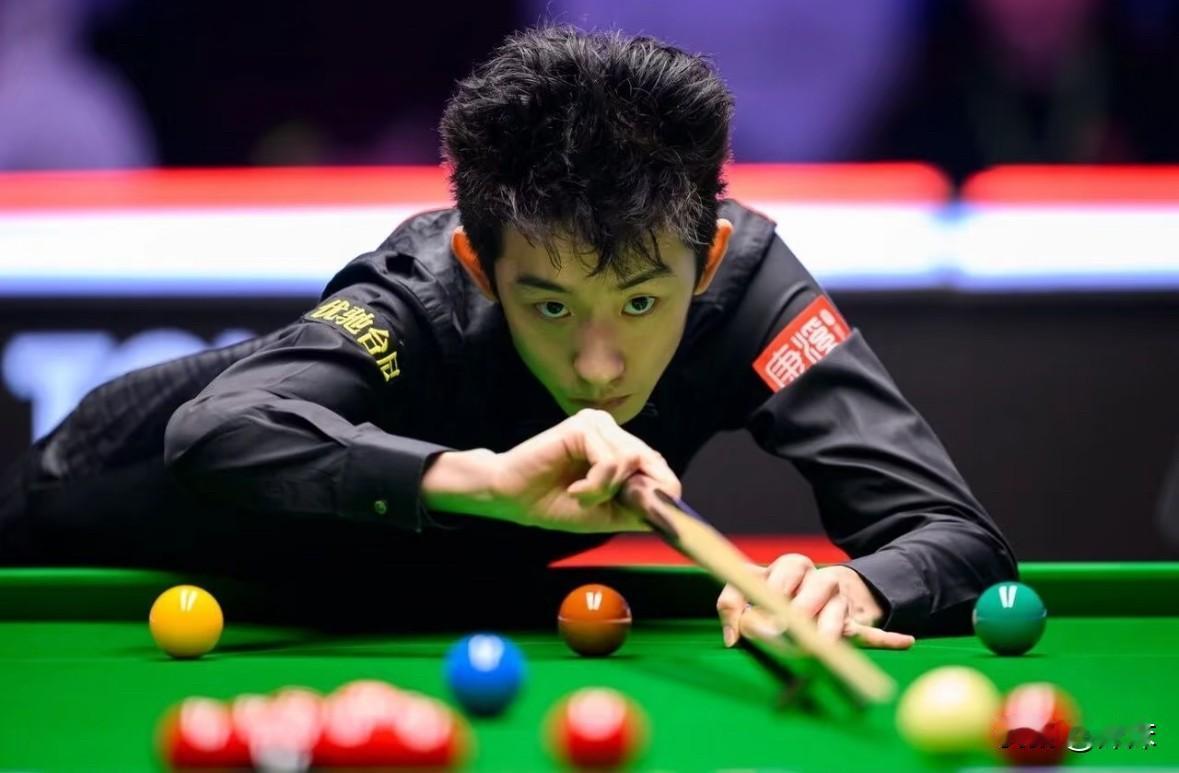 绝境逆袭！0-2被逼绝境，中国小将硬怼塞尔比，半场绝杀翻盘！🔥炸裂全场！