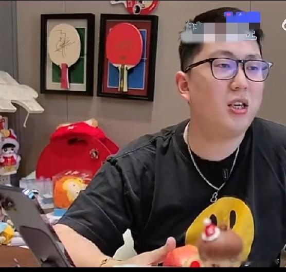 王楚钦明明在集训，为什么会受伤？原则君说：集训期间一般不会新增伤病，不适大多来