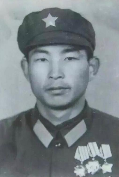 “投降吧，中国娃子！”1980年，南疆前线，战士许明习刚炸毁一处暗堡，就被数倍于