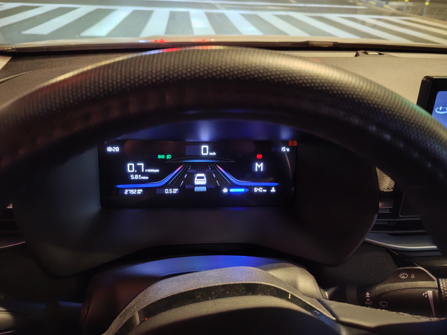 26款帝豪400万纪念款手动超越版使用三个月，去保养过后，表显油耗5.8L/1