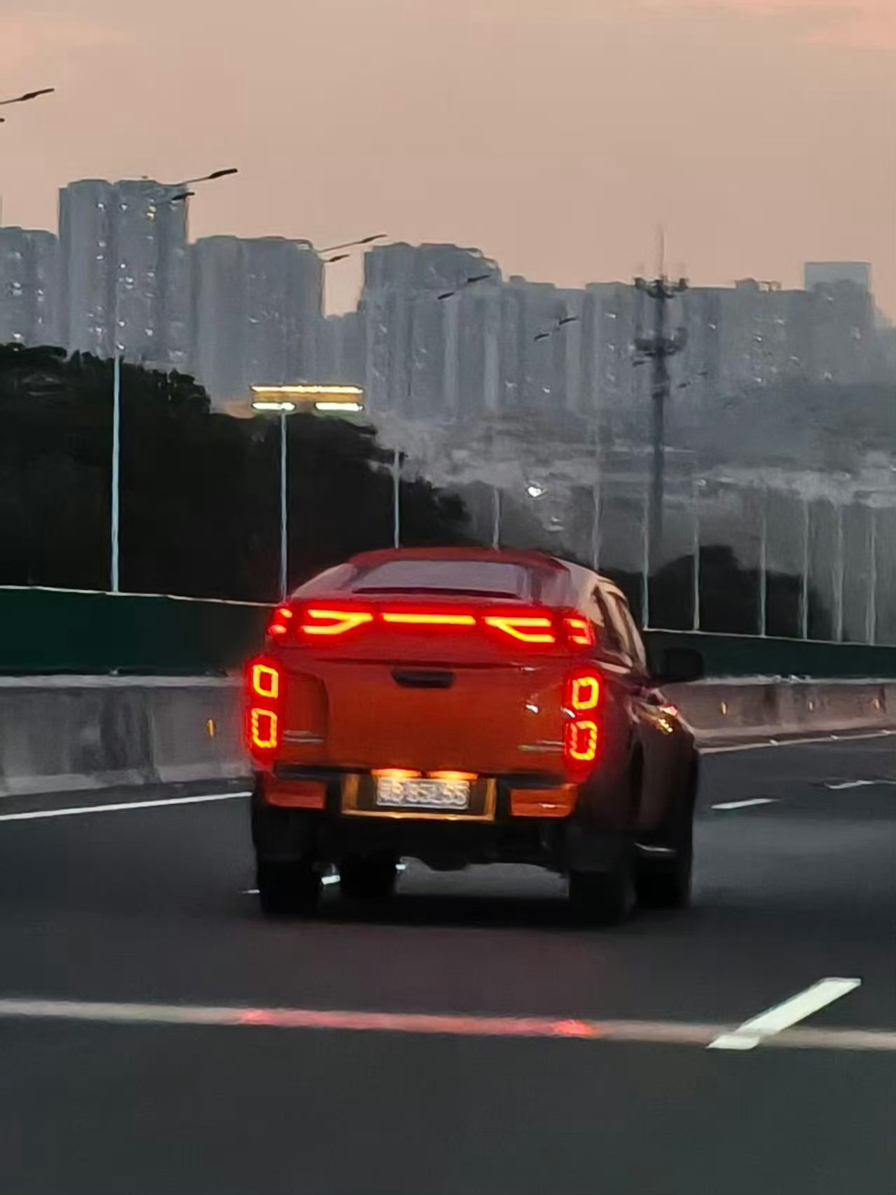 长期睡眠每天少于六小时的危险很多突然离开的消息，让我们知道睡眠的重要性！现在手机