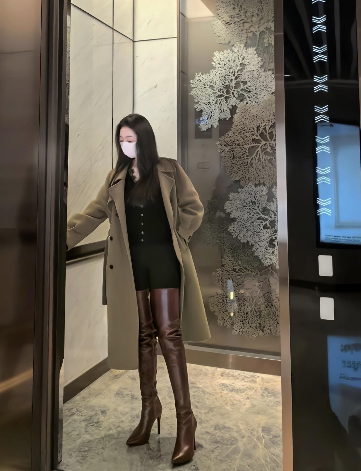 发一张你相册里最漂亮的照片优雅漫步，探索都市的每一角落。