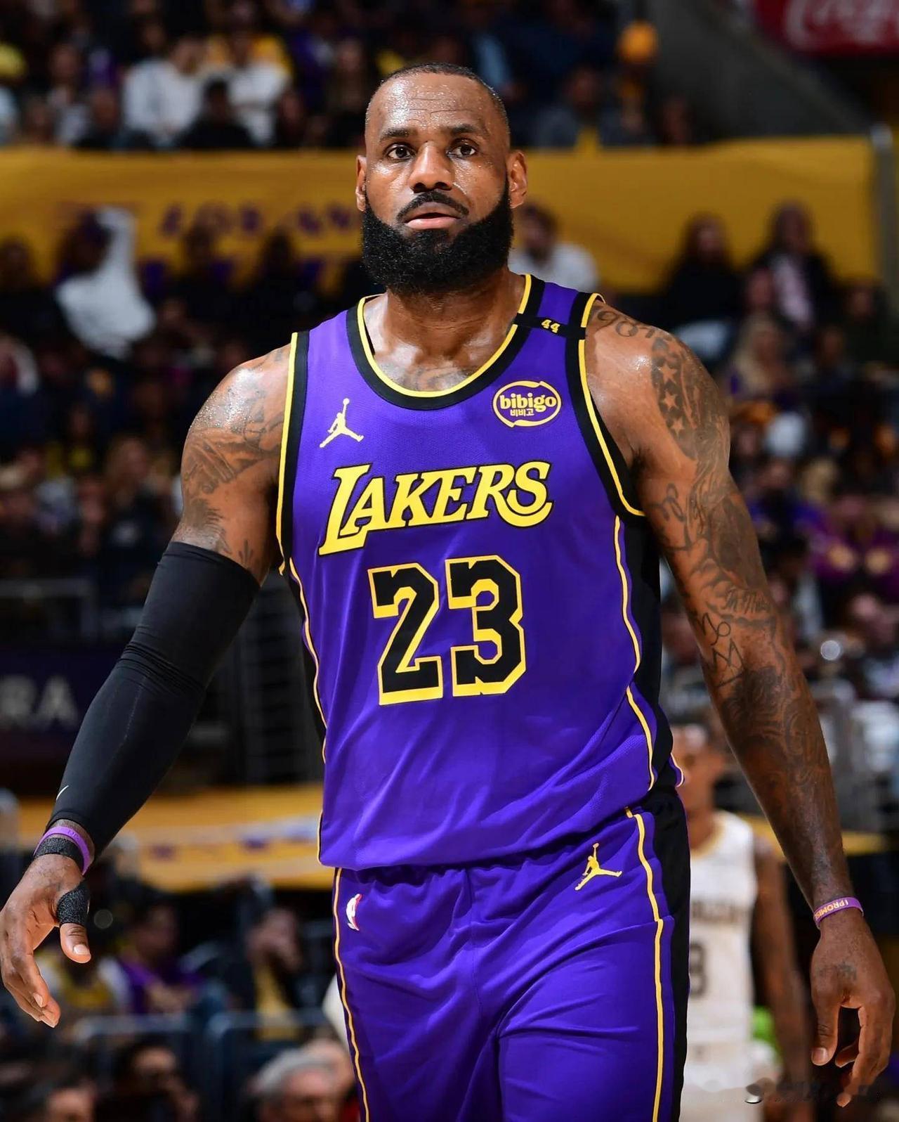 以下哪个NBA个人纪录最难被打破？1乔丹6次当选总决赛FMVP，总决赛从未