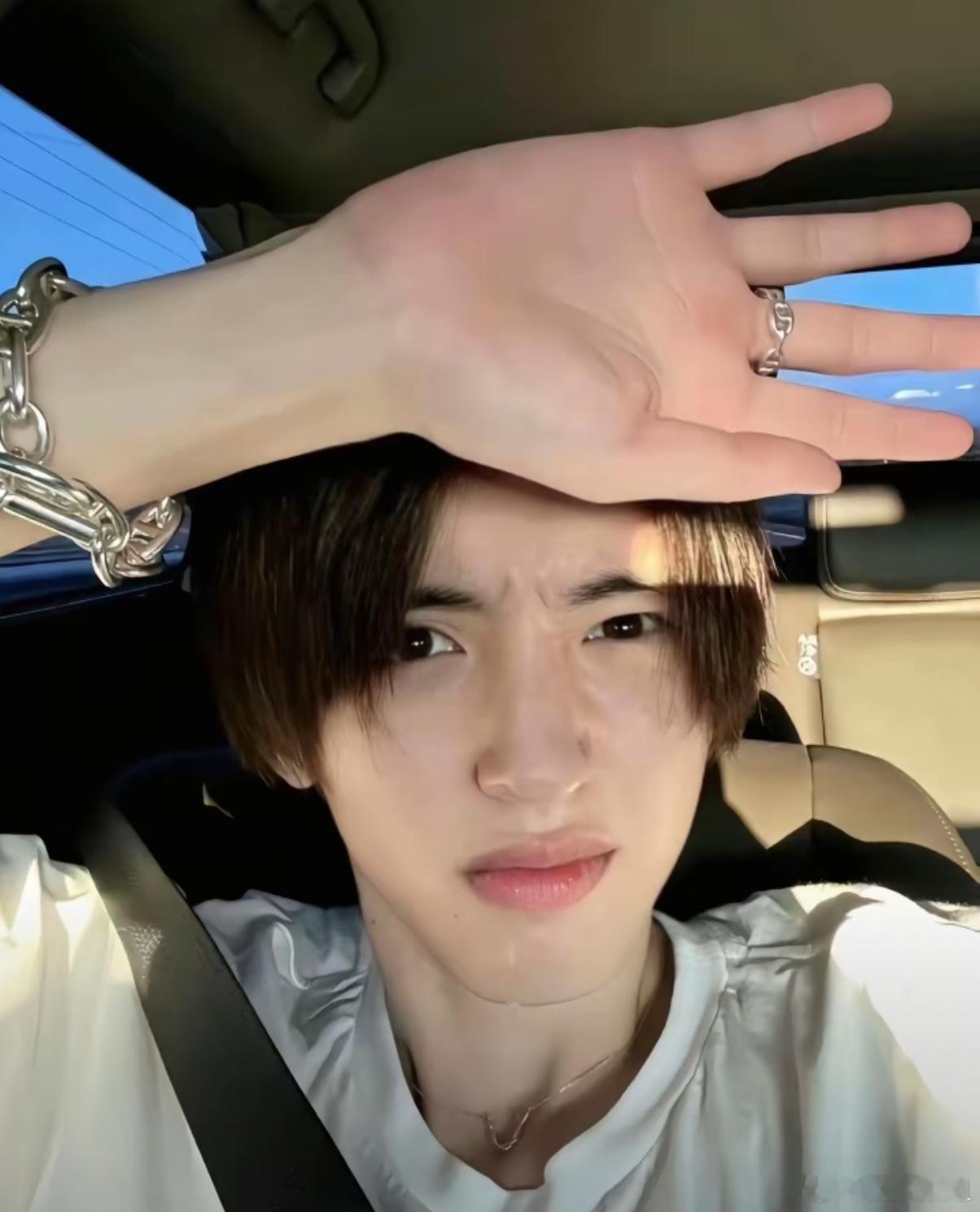 世界上怎么可以有这种萌物道枝骏佑很迷人😍​​​