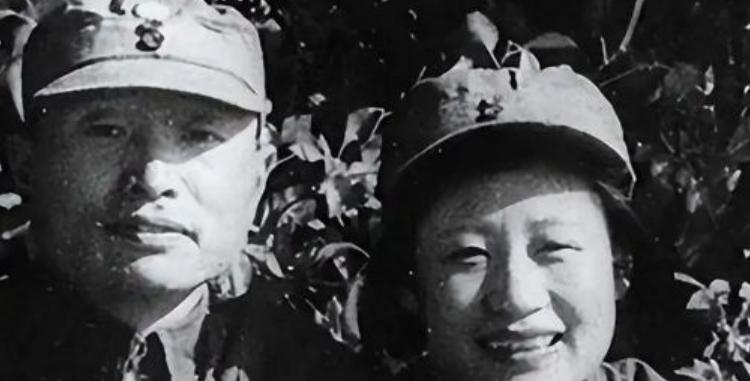 1955年授衔时，海军主要将领军衔。海军成立于1949年4月，张爱萍任司令员兼政