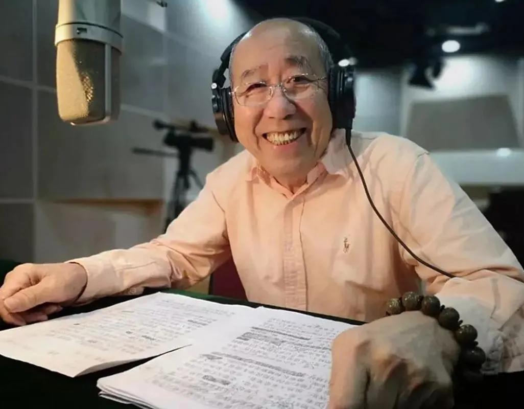 90岁老戏骨雷恪生，揣着花不完的退休金，想听一声孙子叫声都难九十岁的表演艺术