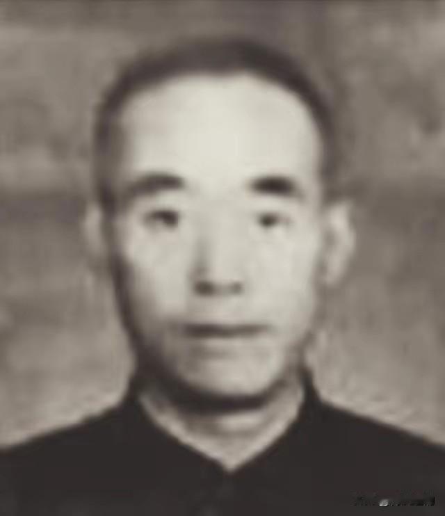 1952年，黄冈县林家大湾的老百姓义愤填膺，纷纷举报：“地主林庆佛百般剥削贫苦百