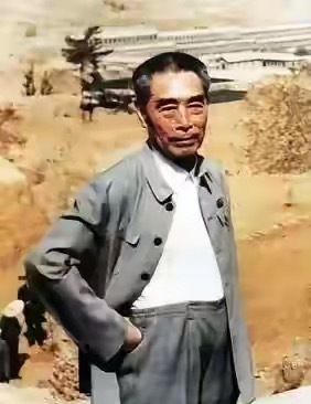 你可以不送花🌹也可以不点赞👍也可以划过去但一定要向伟人致敬盛世来之不易，常怀