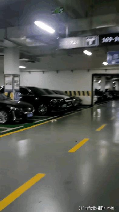 怎么说肯定什么车都有乱停的，但是确实这种车主的车乱停比例有点高[笑着哭][笑着哭]