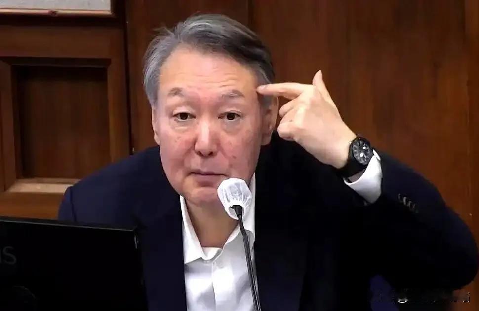 朴槿惠的罪名就是亲信干政，权钱交易而被获刑。尹锡悦的罪刑可比她严重多的多，朴槿惠