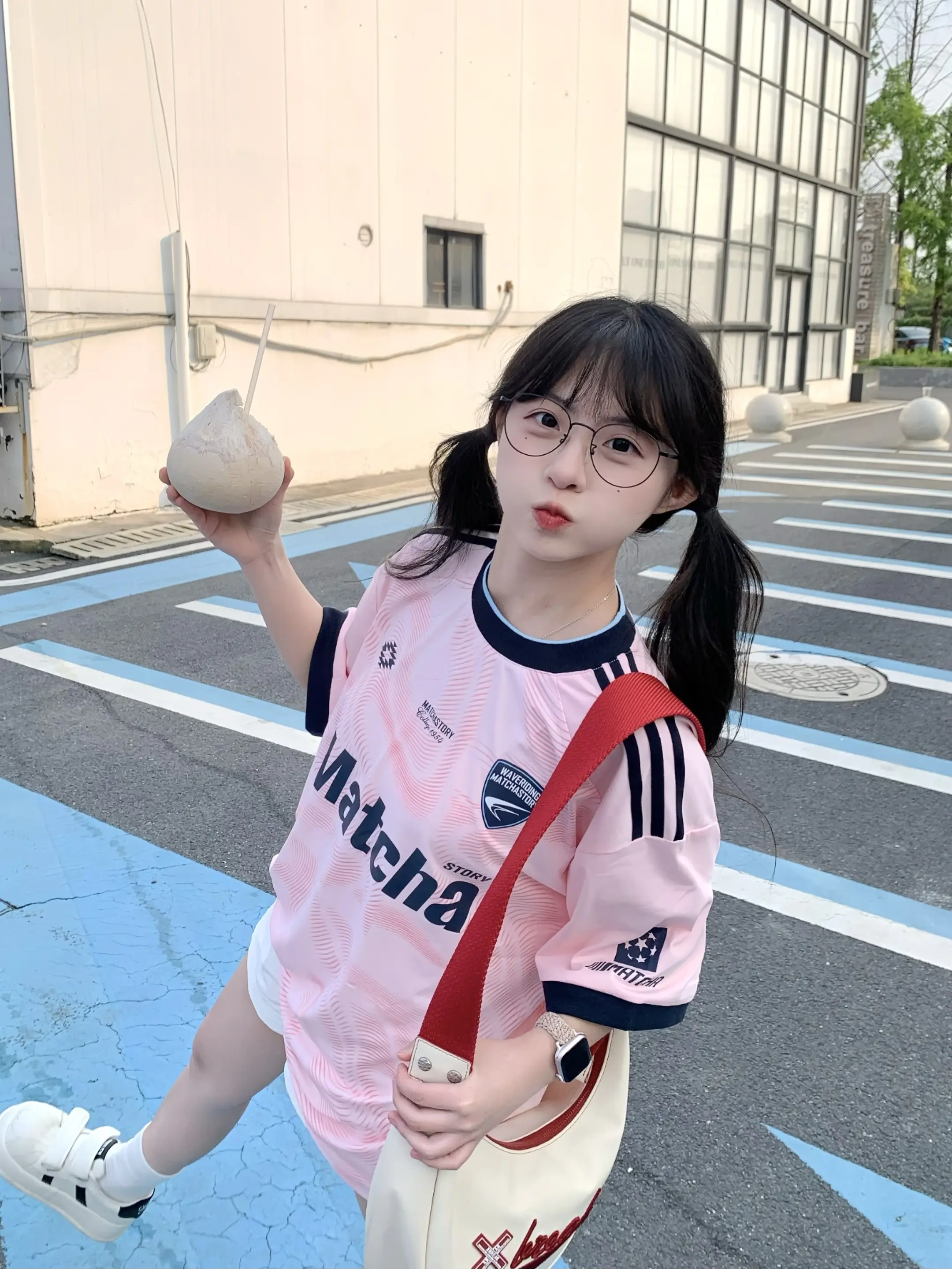 地球可不好混混混混混混呀…（´-ω-`）