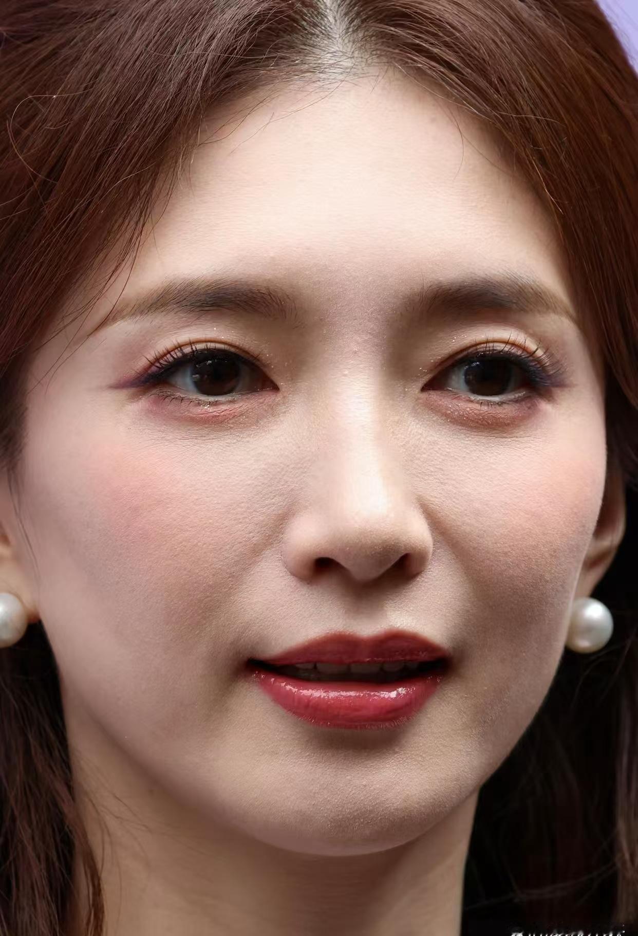江疏影怼脸生图直接封神！零滤镜原相机拍出成熟女性的顶级优雅这一组近距离高清直拍