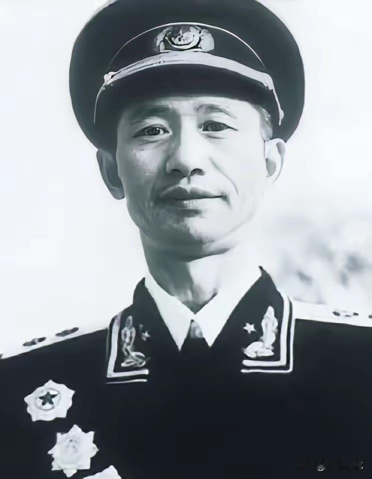 1933年，红九军军长何畏拔出手枪，对准作战科长周希汉的脑袋，“砰砰砰砰砰”连开