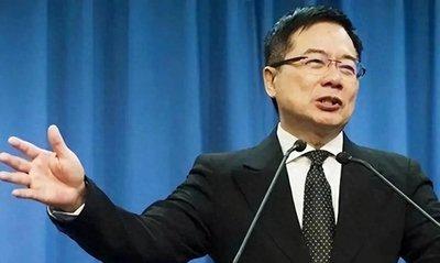 台湾名嘴蔡正元表示，大陆如果想要武统台湾，必须要先把储存在美国的3万亿外汇换成黄