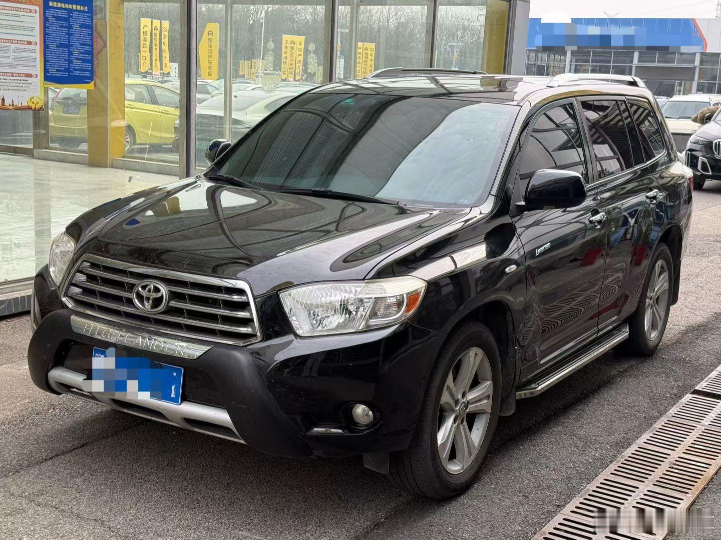 好大哥开了台丰田汉兰达3.5四驱一手车没过户跑了37.8万刚在我们修理店