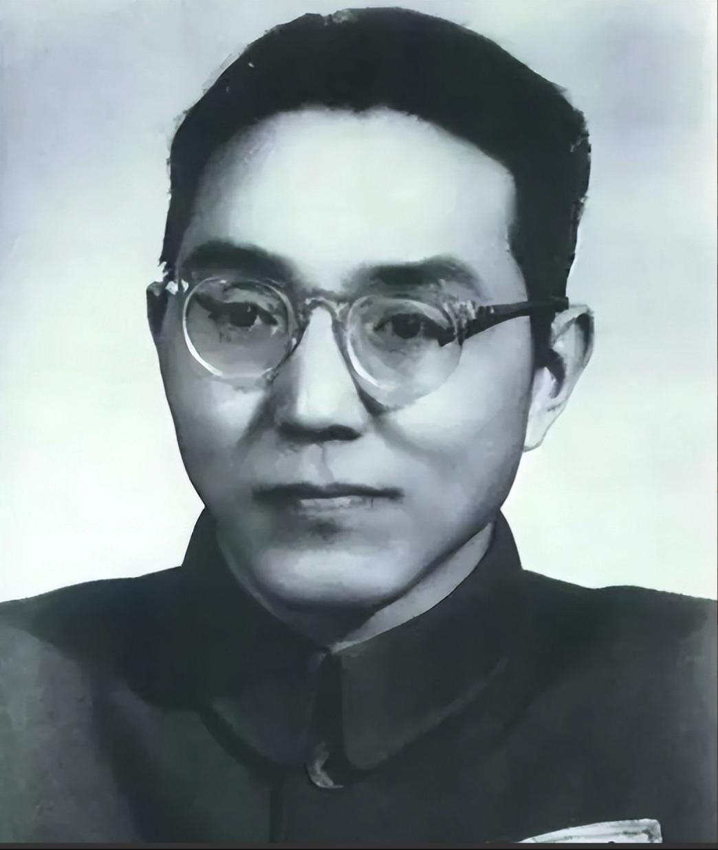 1949年，胡宗南爱将戴中溶，潜伏被抓判十年，某天醒来后，发现牢门大开，没人管。