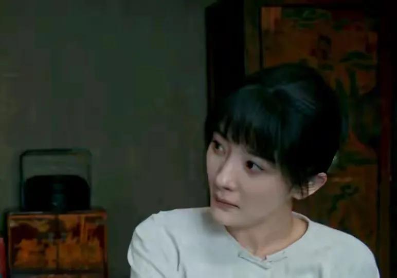 追剧《生万物》宁绣绣（杨幂饰演）与费文典（张天阳饰演）的美好姻缘，硬生生地被宁