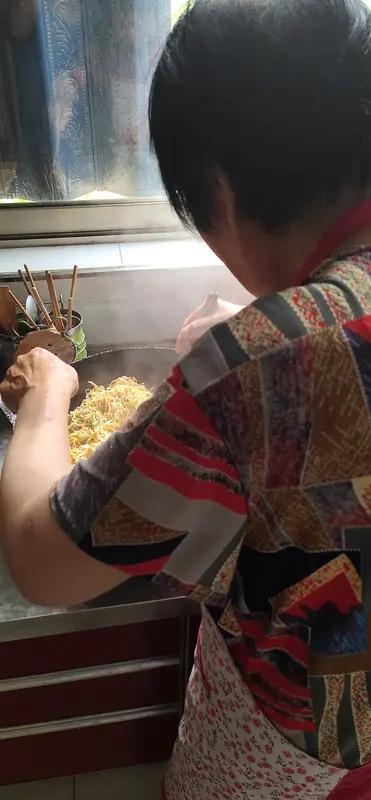 夫妻吵架，婆婆的做法太关键了。最忌讳慌神，既别护着儿子，也别训儿媳，更不能装没听