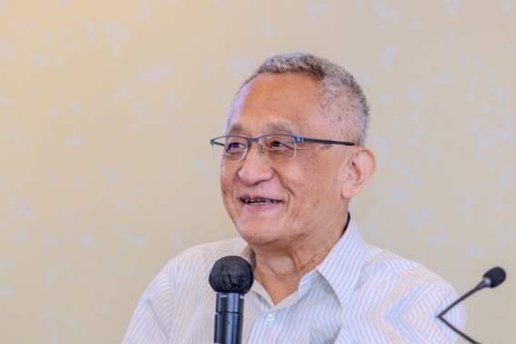 复旦大学钱文忠教授，曾经撕开了中国社会当下最大的遮羞布，振聋发聩！他说：“我们的