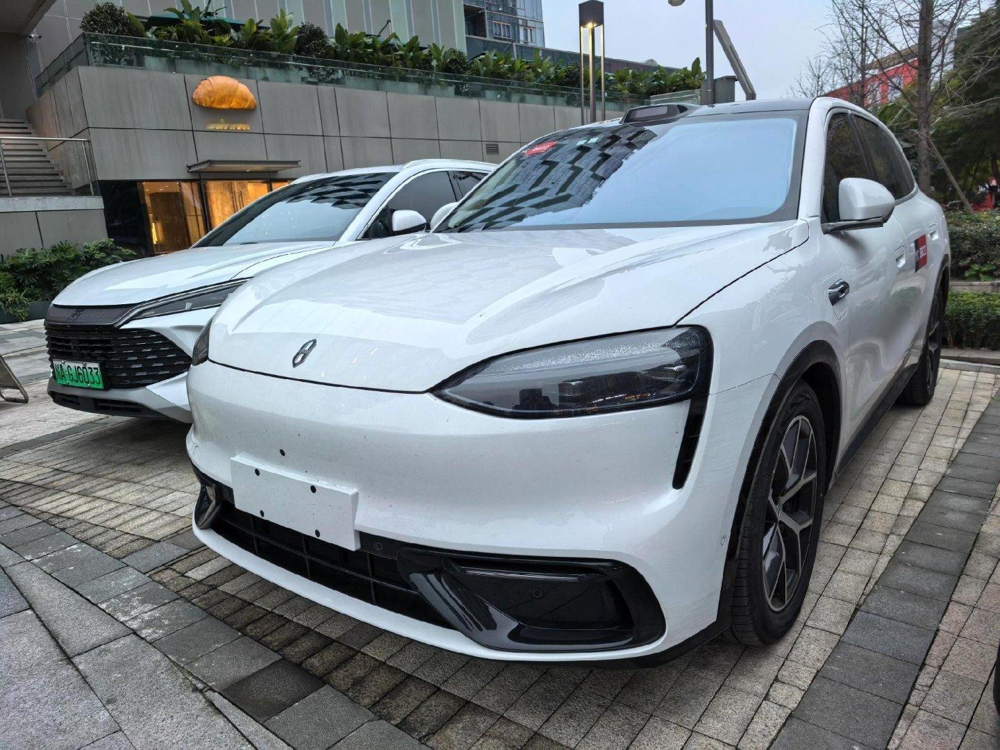 问界M6实车外观设计实颜值照片，大家觉得怎么样？可选纯电增程版本，尺寸为496