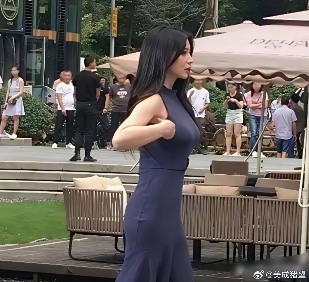 柳岩的年龄感上来了。