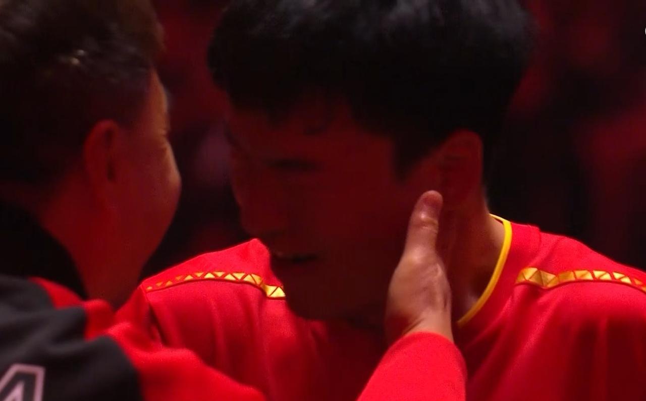 向鹏，必将成为国乒又一巨匠！中国大满贯，向鹏有惊无险4-3战胜雨果，虽然过程曲
