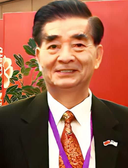 潜伏34年的美国间谍头子，竟是人人尊敬的慈善侨领，伪装细思极恐，2011年正