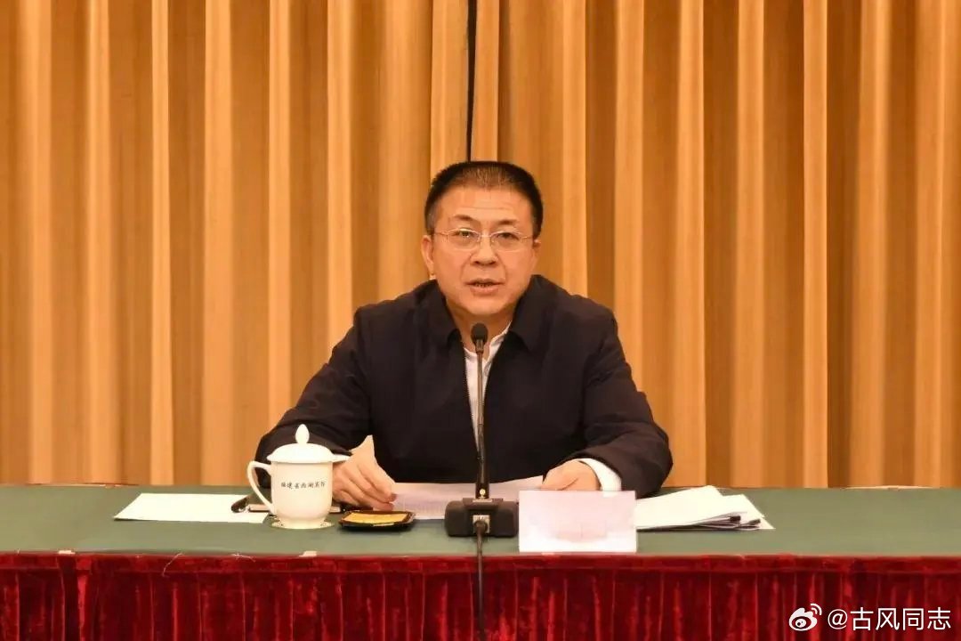 9月19日，据福建省纪委监委消息：福建省信访局党组书记、局长朱百里涉嫌严重违纪违法，主动向组织交代问