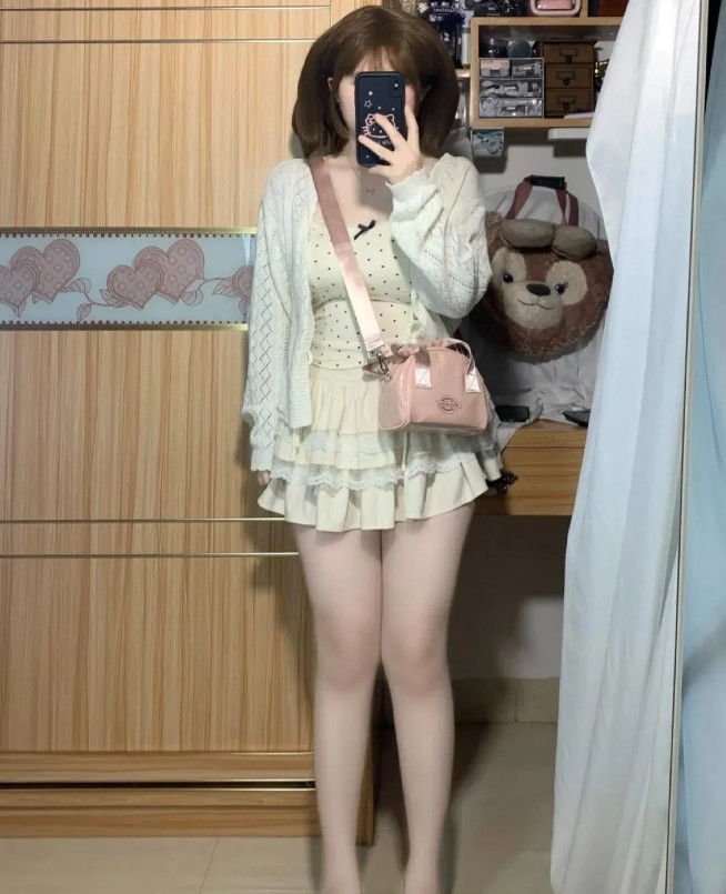今天又是穿裙子的一天，不许说我胖