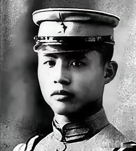 抗战中，吕正操部被包围，战斗激烈，日军越来越多，吕正操迟迟不突围。子弹像炒