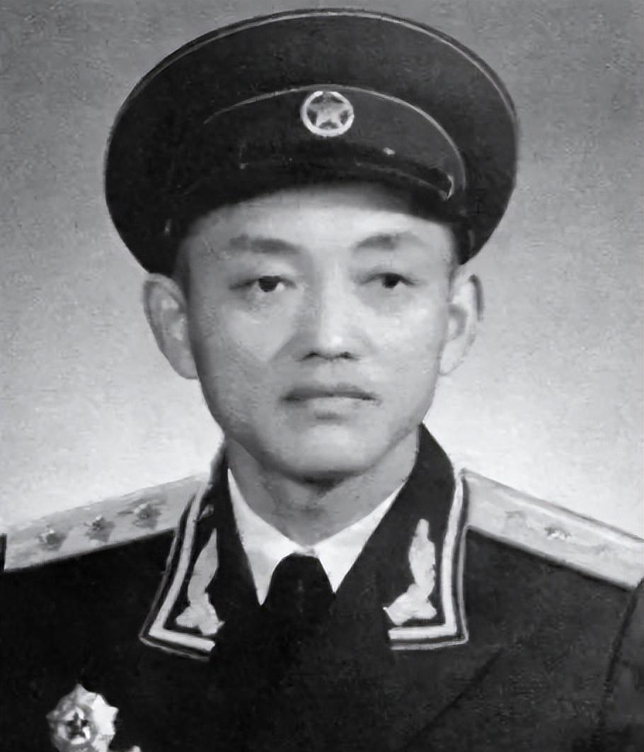 1951年，一个团被敌三个师包围，上级领导都以为战士们全部牺牲了，谁知他们在失联