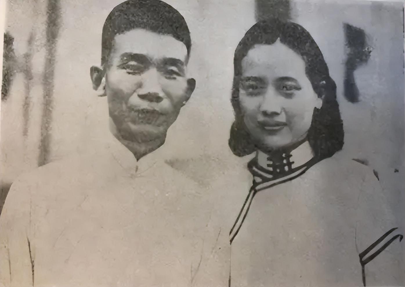 1919年，23岁的郁达夫去青楼，想要发泄一晚，对老鸦说:“给我找一个年纪大，长