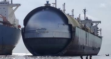 运价腰斩、老船扎堆拆解！2026全球LNG船市陷入寒冬，船多货少叠加环保新