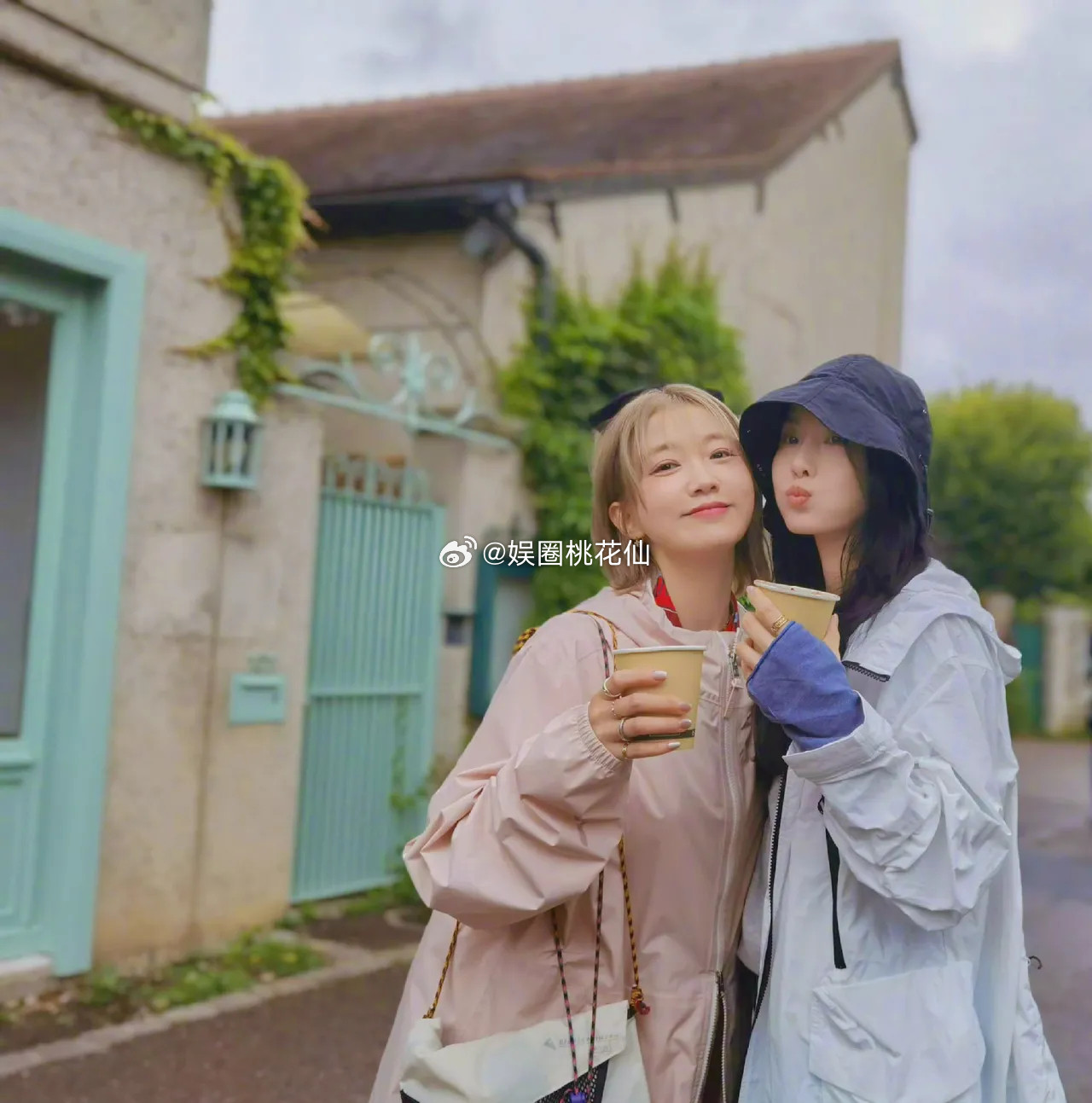 于莎莎晒照为刘诗诗庆祝生日，她俩是好闺蜜！去年还一起去西班牙旅行呢，被网友偶遇了